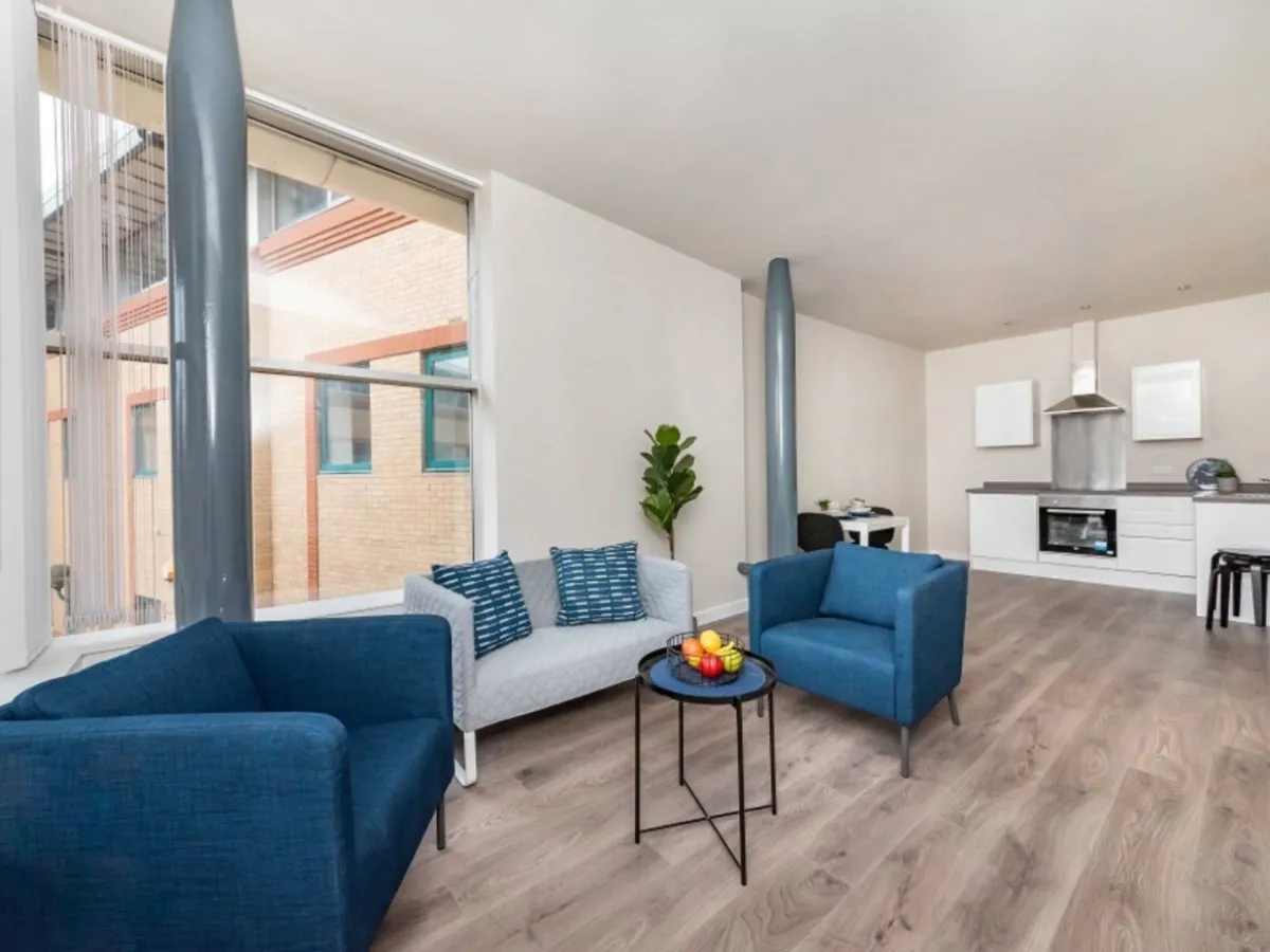 LIVING ROOM 3